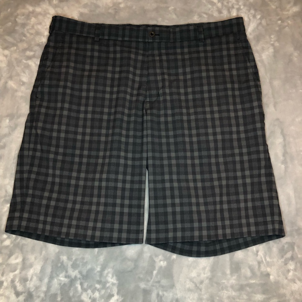 Nike Golf Men's Dri-Fit Flat Front Shorts Shades of Black and Gray Plaid Size 38